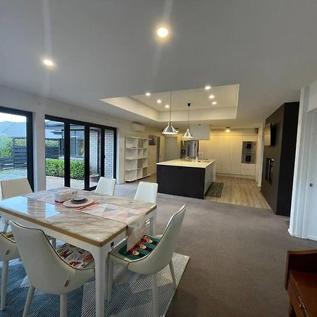 Spacious 4 Bed Family Home Christchurch Exteriér fotografie