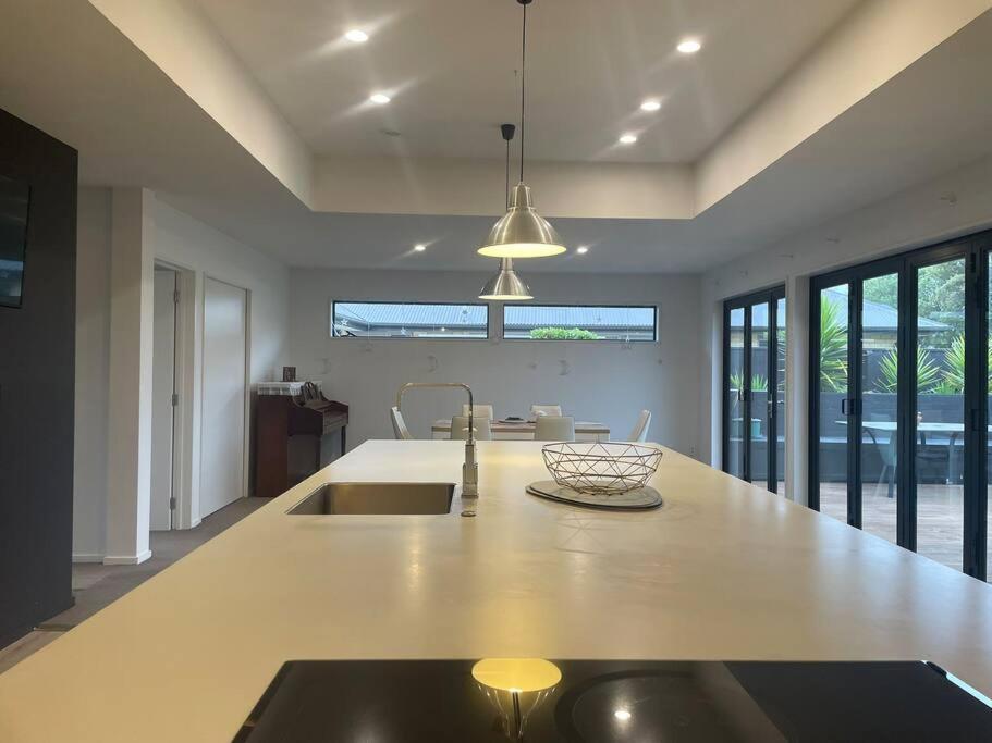 Spacious 4 Bed Family Home Christchurch Exteriér fotografie